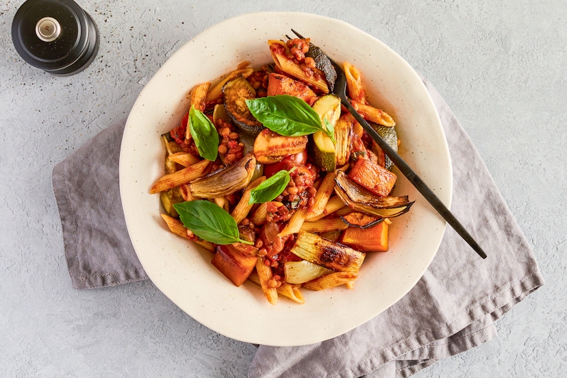 With soft chunks of roasted courgette, butternut squash and onion, plus chestnut mushrooms and filling lentils, all stirred into a garlicky tomato and basil sauce and served over penne, itʼs wholesome, hearty and absolutely sublime.