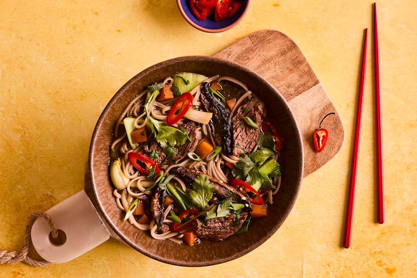 Slurpy noodle joy ahoy! With stir-fried strips of steak, mushrooms, pak choi, spring onions and rice noodles, all in a spicy chilli, garlic, ginger and miso broth, it’s a heavenly, wholesome bowlsome.