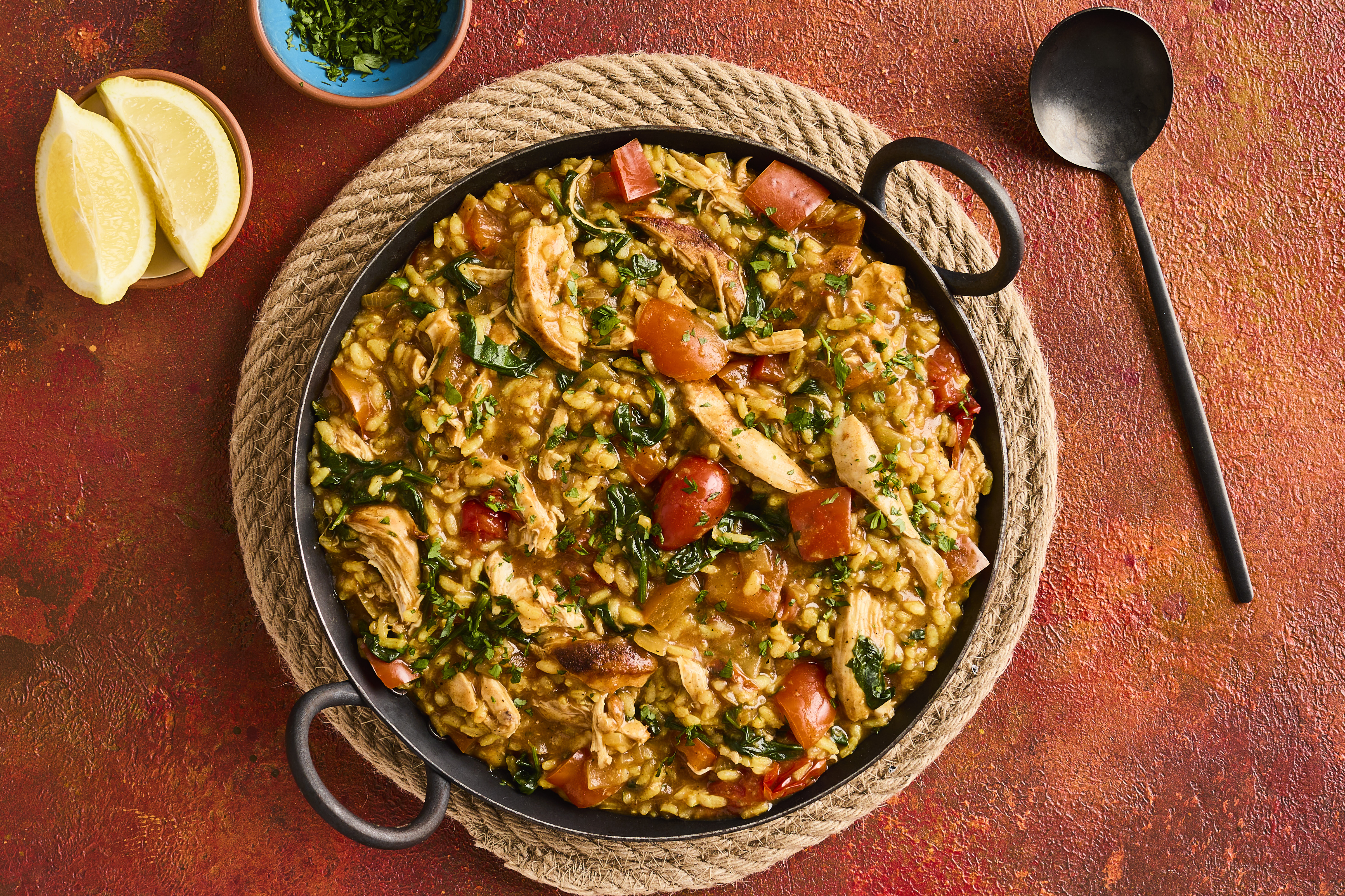 Golden chicken paella