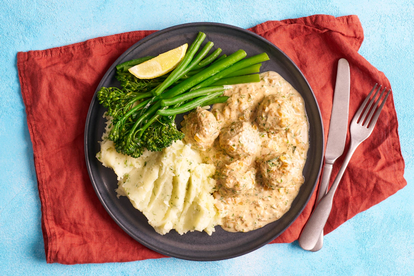 If you can’t resist the meatballs at a certain Swedish furniture store, you’ll love our Slimming World-friendly version – and you don’t have to drive out of town to get them! Pork meatballs fragrant with garlic, parsley and dill nestle in a creamy garlic and herb sauce, served with mash, greens and a squeeze of lemon.