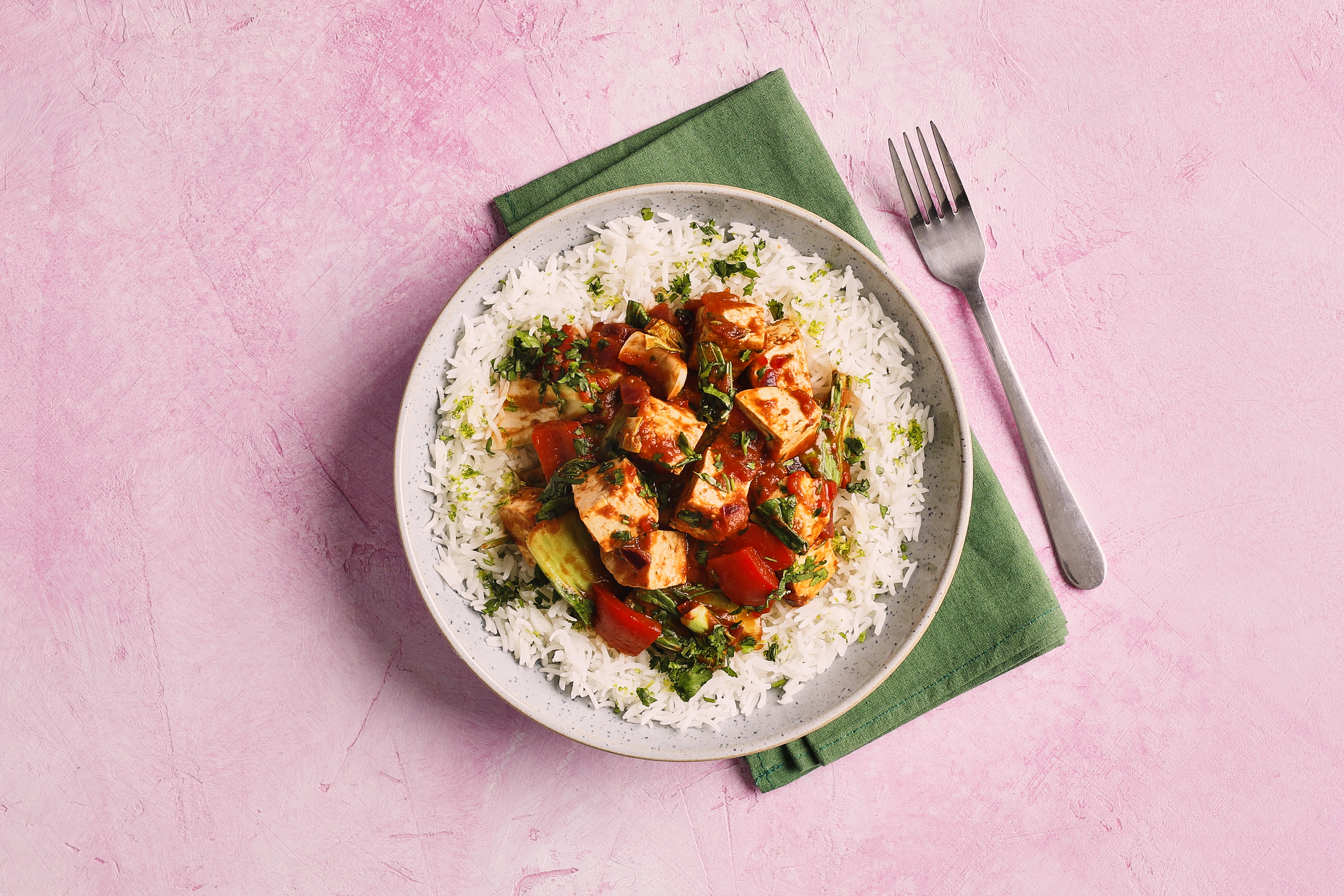 Red Thai tofu sizzle with zesty rice