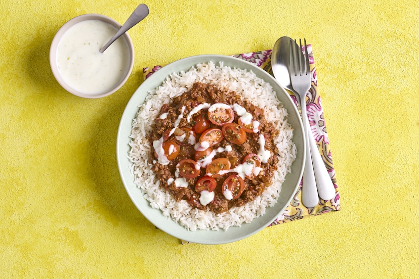 Get set for a taste sensation! We've given classic beef chilli a Caribbean twist, with garlic, thyme and our special Slimming World jerk seasoning unlocking next-level flavour. Add a mound of rice, an easy-peasy tomato salsa and a zesty lime drizzle, and it's a top tier teatime choice.