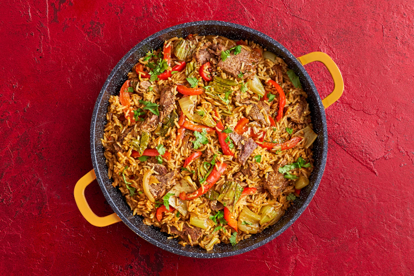 Prepare to be transported to tea-time nirvana. Steak strips, red pepper, pak choi, basmati rice and an aromatic red Thai curry and sun-dried tomato sauce are combined, sealed and simmered… And just one pan to wash – thanks very much!