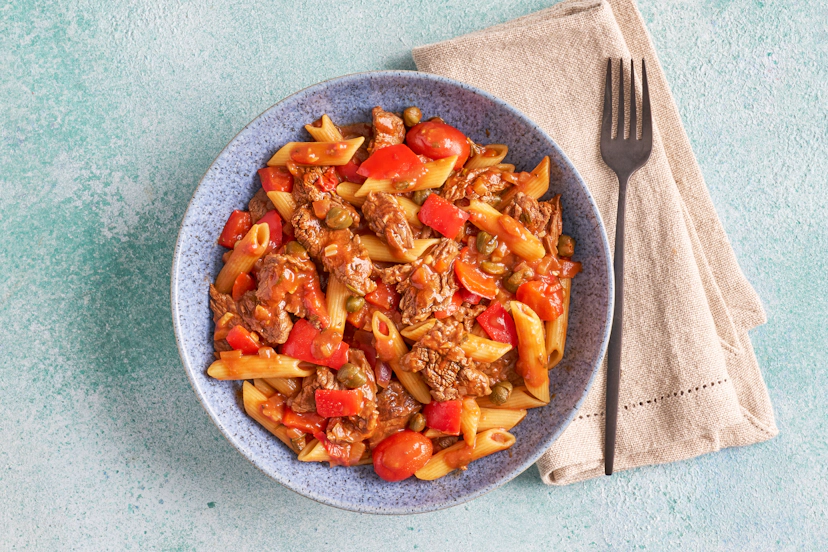 With tasty bavette steak, capers, garlic, sweet tomatoes and red pepper, hot chilli and fresh rosemary, this bold dish has all the big personalities in one pasta bowl. Thankfully, they get on like a house on fire! So grab a fork – and maybe a friend – and dive in…