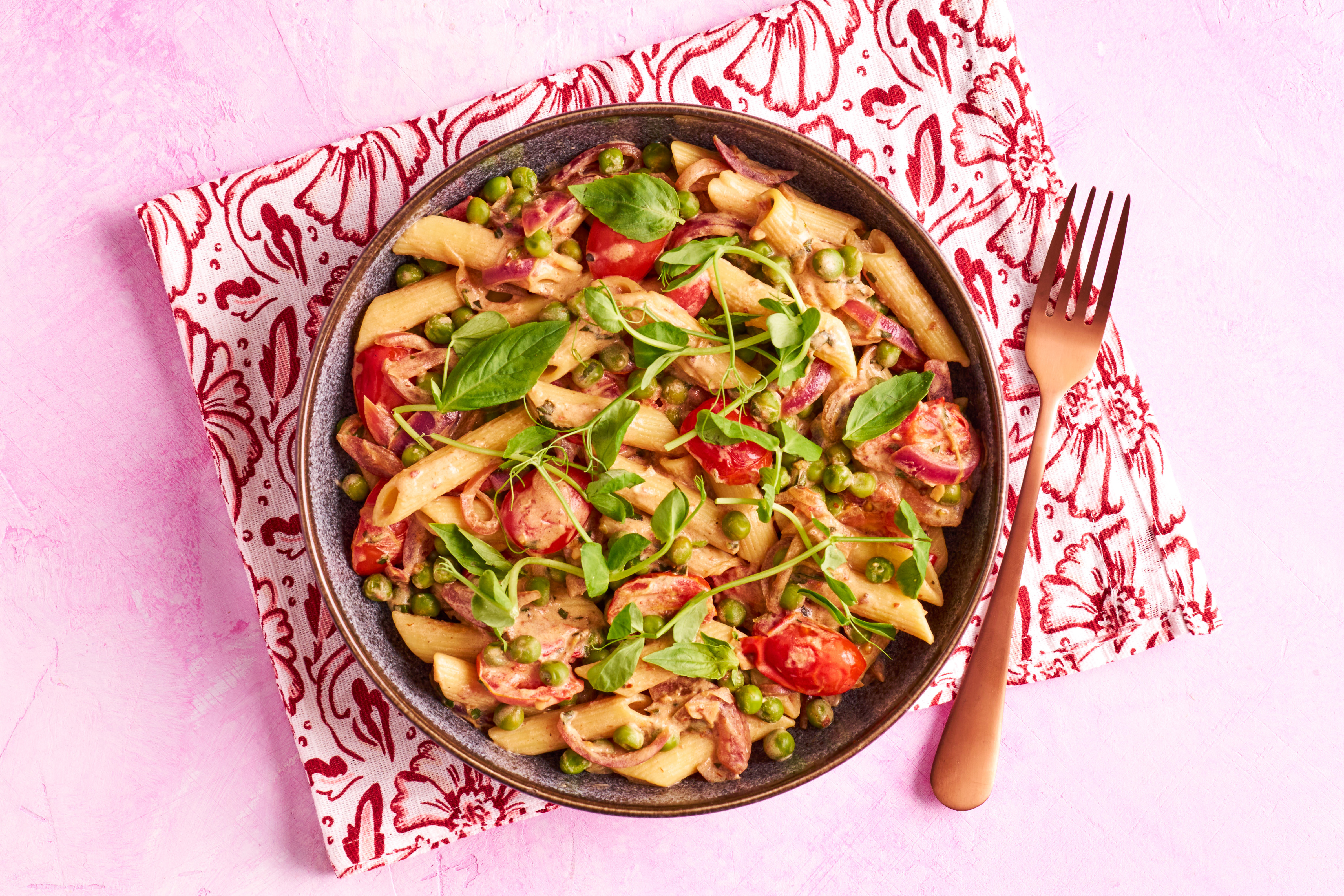 Balsamic tomato & pea pasta