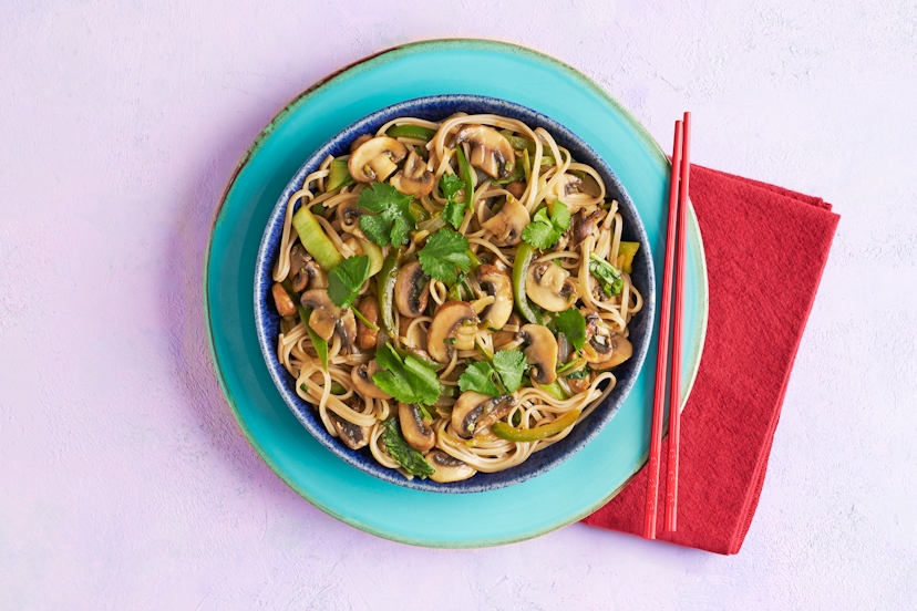 Deeply savoury, gloriously slurpy noodles – welcome to your culinary happy place. Stir-fried chestnut mushrooms, onion, green pepper, pak choi and mangetout provide the veggie filling power, while porcini, chilli, garlic, tamari and miso dial up the umami flavour. Toss with rice noodles, finish with coriander and unleash those chopsticks!