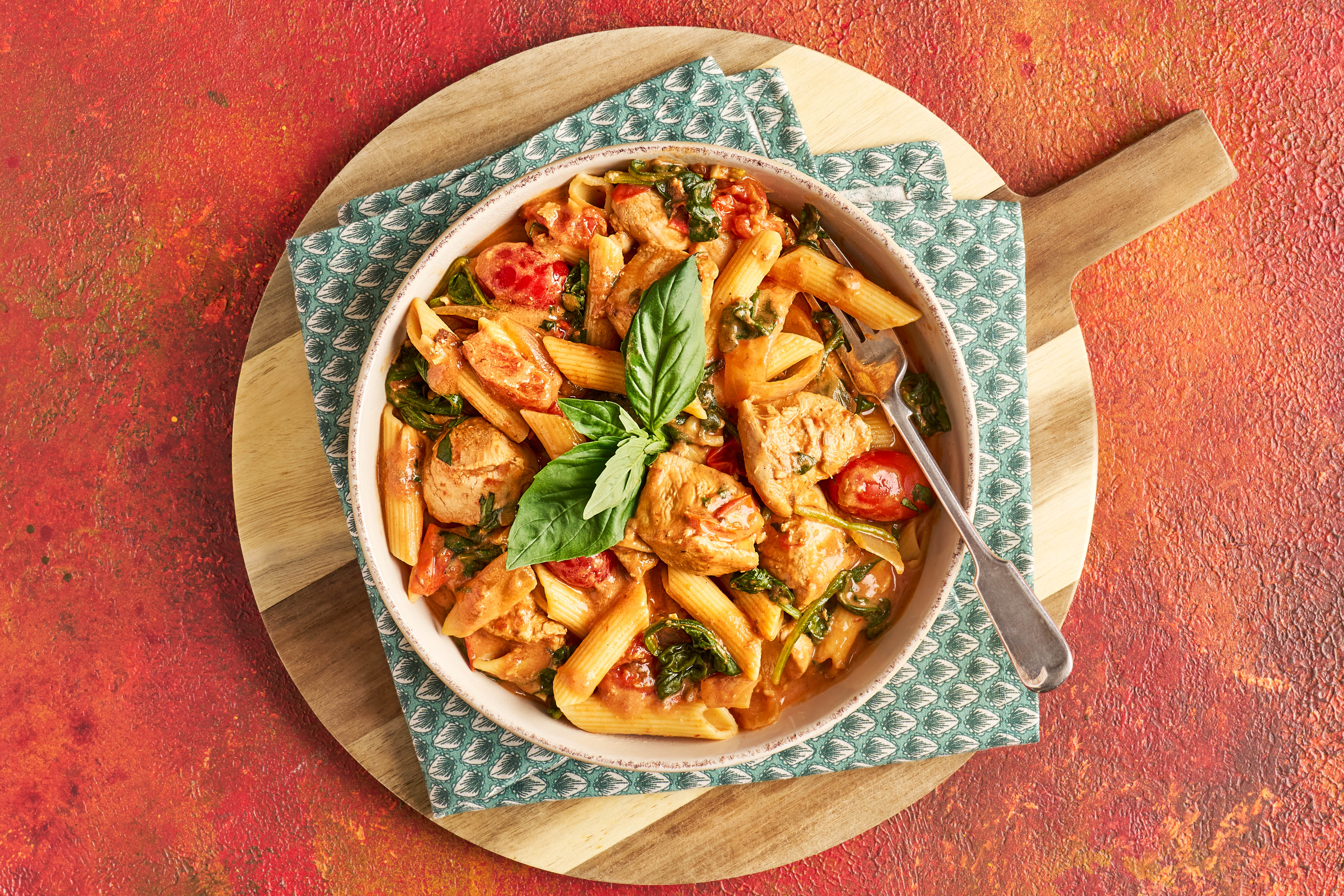 Sun-kissed chicken pasta in fennel & tomato sauce