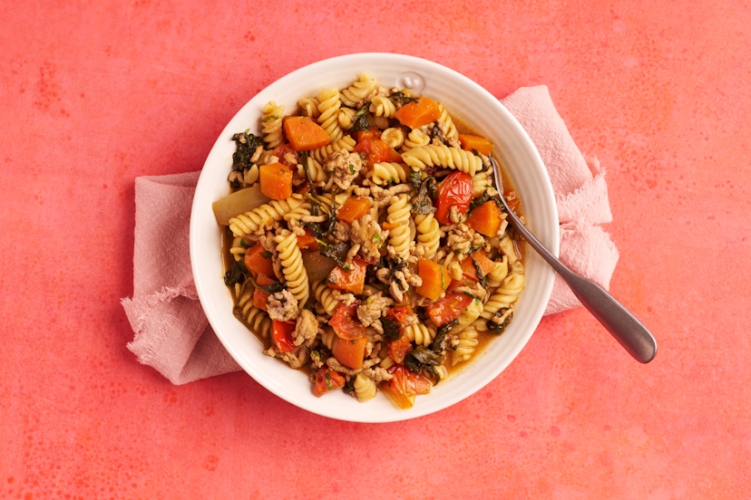 This punchy dish is proof that creating flavour fireworks doesn’t need a dishwasher-worth of pots – just a saucepan and one hob ring! Simply sizzle pork mince, carrots, onions, baby tomatoes and spinach with fennel seeds, garlic, Marmite and some chipotle chilli, throw in your stock and fusilli and leave to simmer. Spicy. Savoury. Sublime.