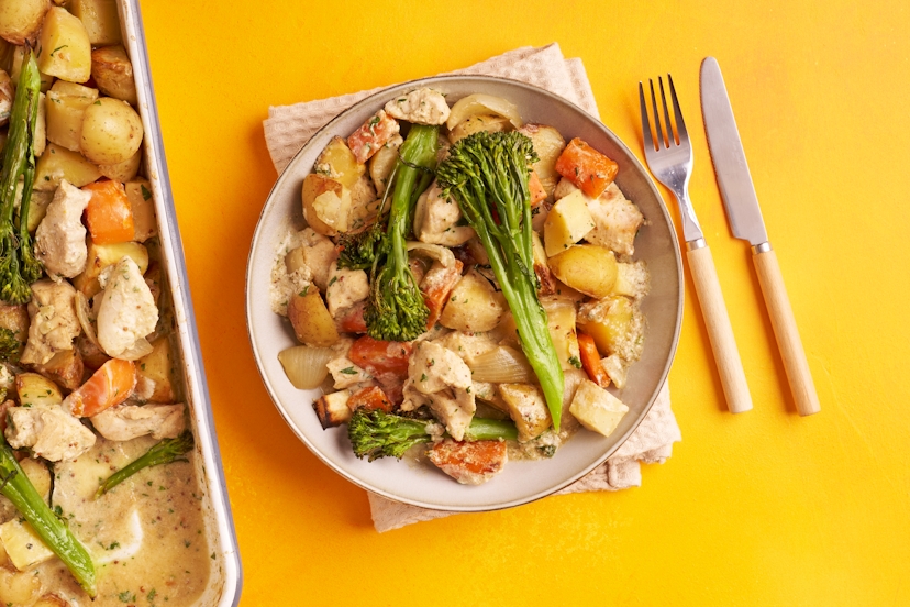 Together, wholegrain mustard and Greek-style yogurt are a sauce to be reckoned with! Stirred through roasted chicken chunks, carrots, parsnip, baby potatoes, long-stem broccoli and onion, they add a creamy tang to the garlic and herb stock. A pinch of parsley ties it all together.